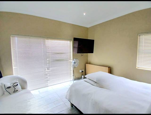 3 BEDROOM FREESTANDING FOR SALE IN BLUE VALLEY GOLF ESTATE